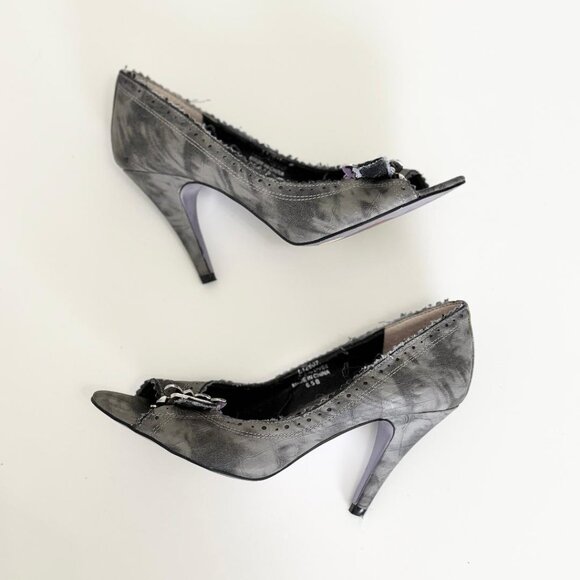 Gray Peep Toe High Heels Pumps by Lui Chung, Size 6.5 - Picture 6 of 6